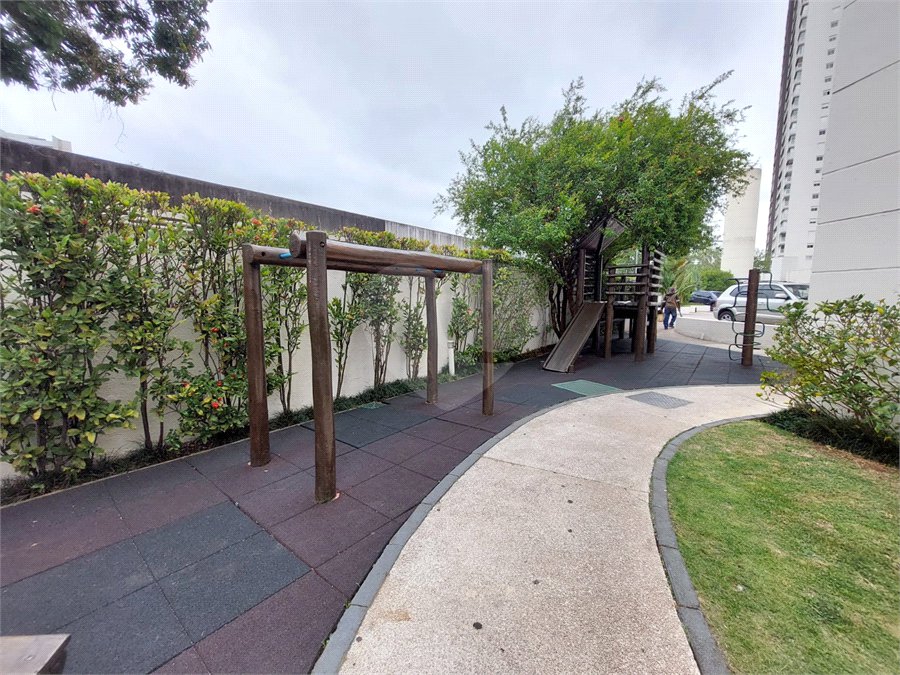 Apartamento à venda com 2 quartos em Vila Anastácio, São Paulo, SP