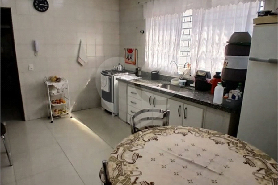 Sobrado à venda com 4 quartos, sendo 2 suítes, em Vila Constança, São Paulo, SP