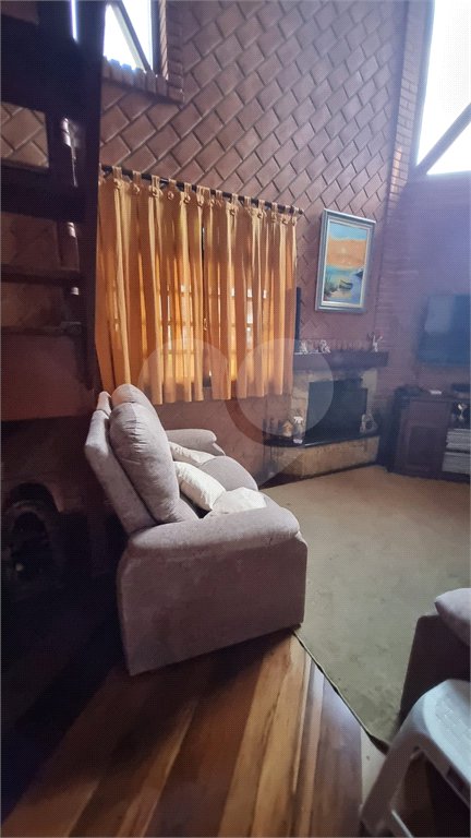 Casa à venda com 4 quartos, sendo 2 suítes, no condomínio Aruã Eco Park, Mogi das Cruzes - SP