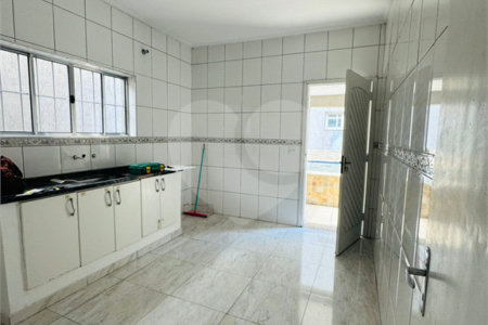 Casa à venda com 3 quartos, sendo 1 suíte, em Vila Galvão, Guarulhos, SP