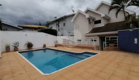 Casa para alugar com 3 quartos, sendo 1 suíte,  no condomínio Recanto dos Paturis, Vinhedo - SP