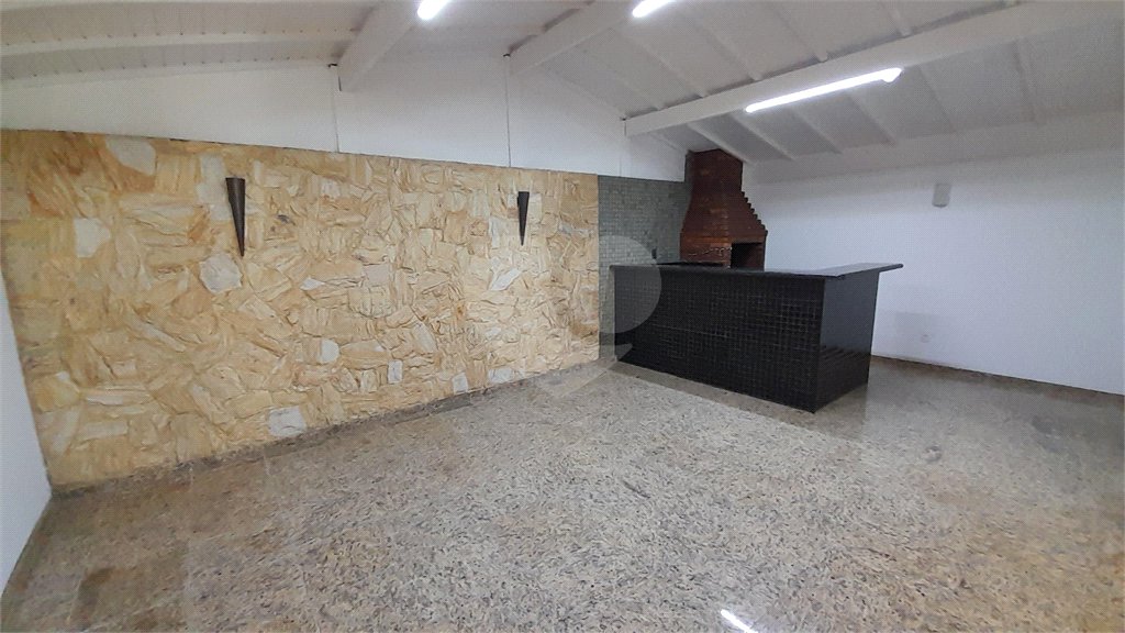Casa à venda com 3 quartos, sendo 1 suíte, no condomínio Residencial Jardins, São Bernardo do Campo - SP