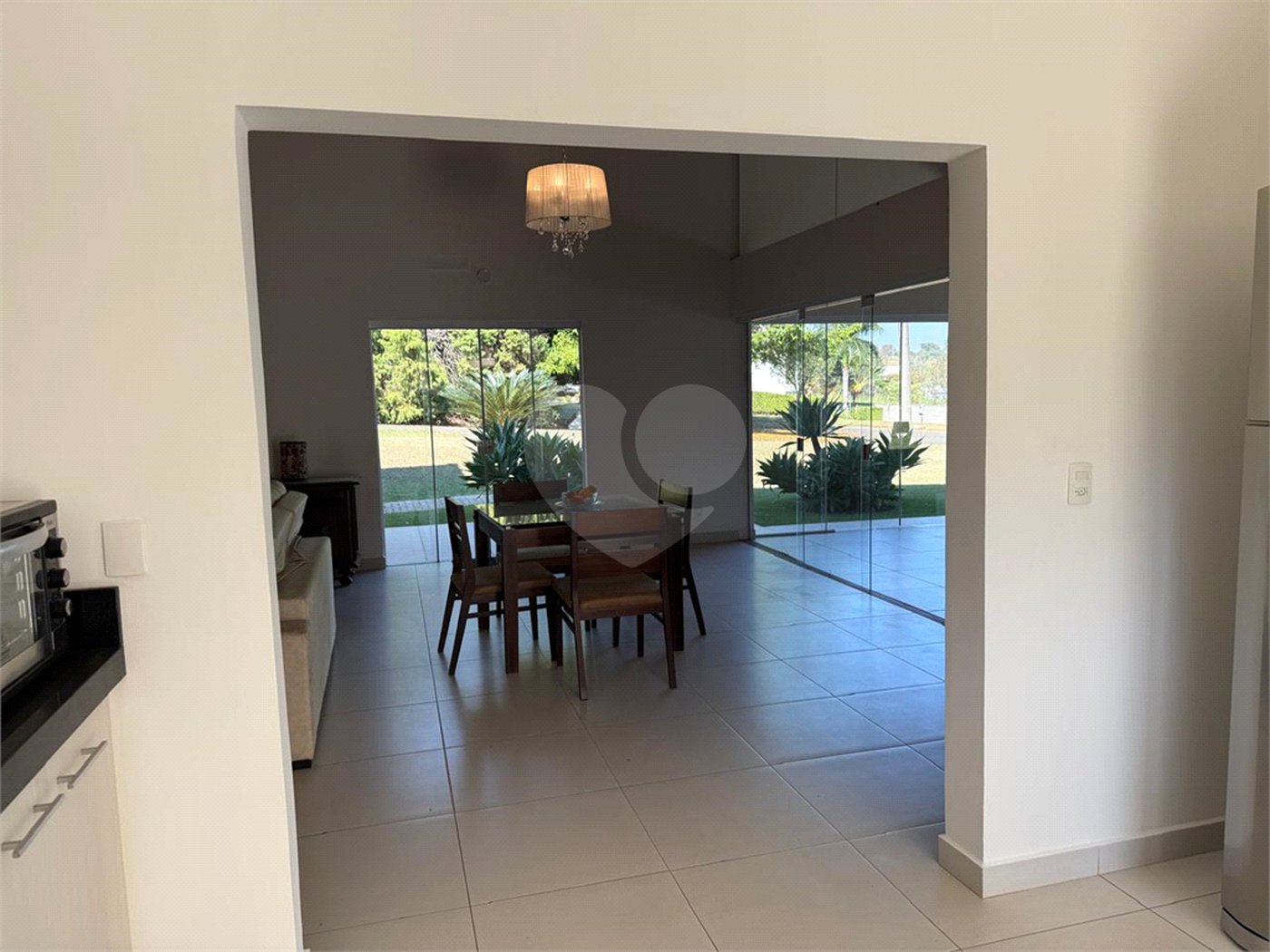 Casa à venda com 3 quartos, sendo 1 suíte, no condomínio Vale do Lago, Sorocaba - SP