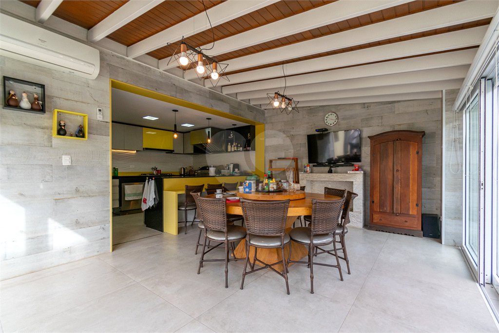Casa à venda com 3 quartos, sendo 1 suíte,  em Vila Cordeiro, São Paulo, SP