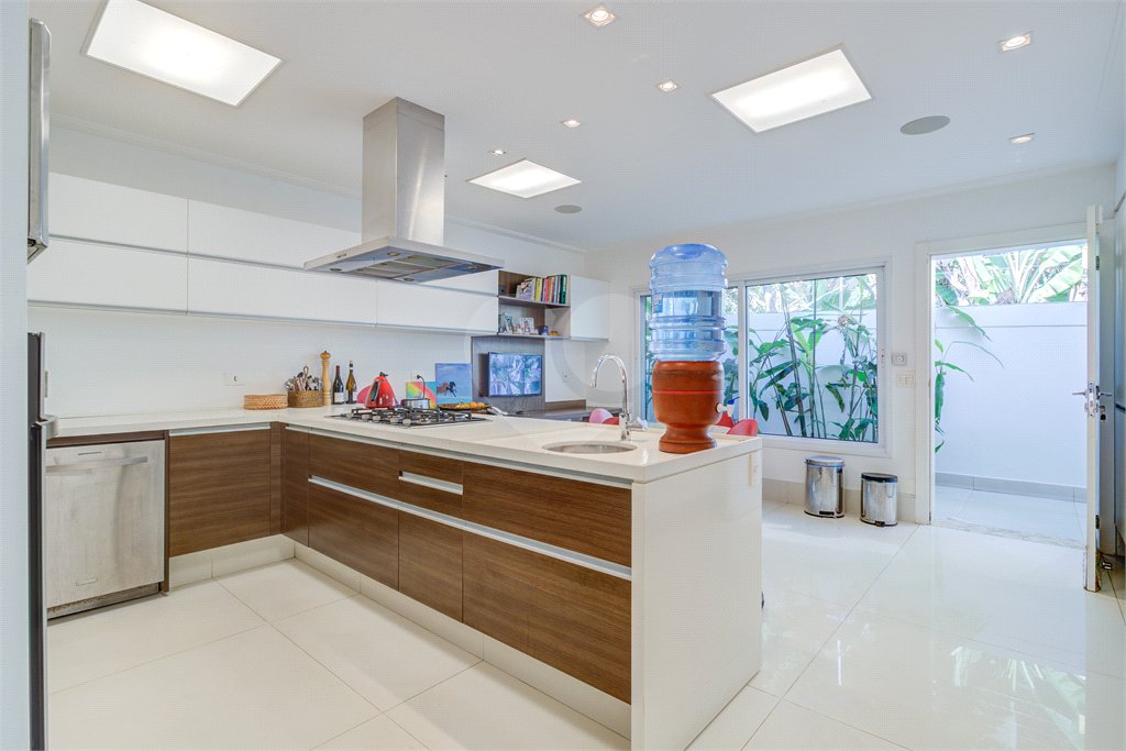 Casa Térrea à venda com 4 suítes em Alto da Boa Vista, São Paulo, SP
