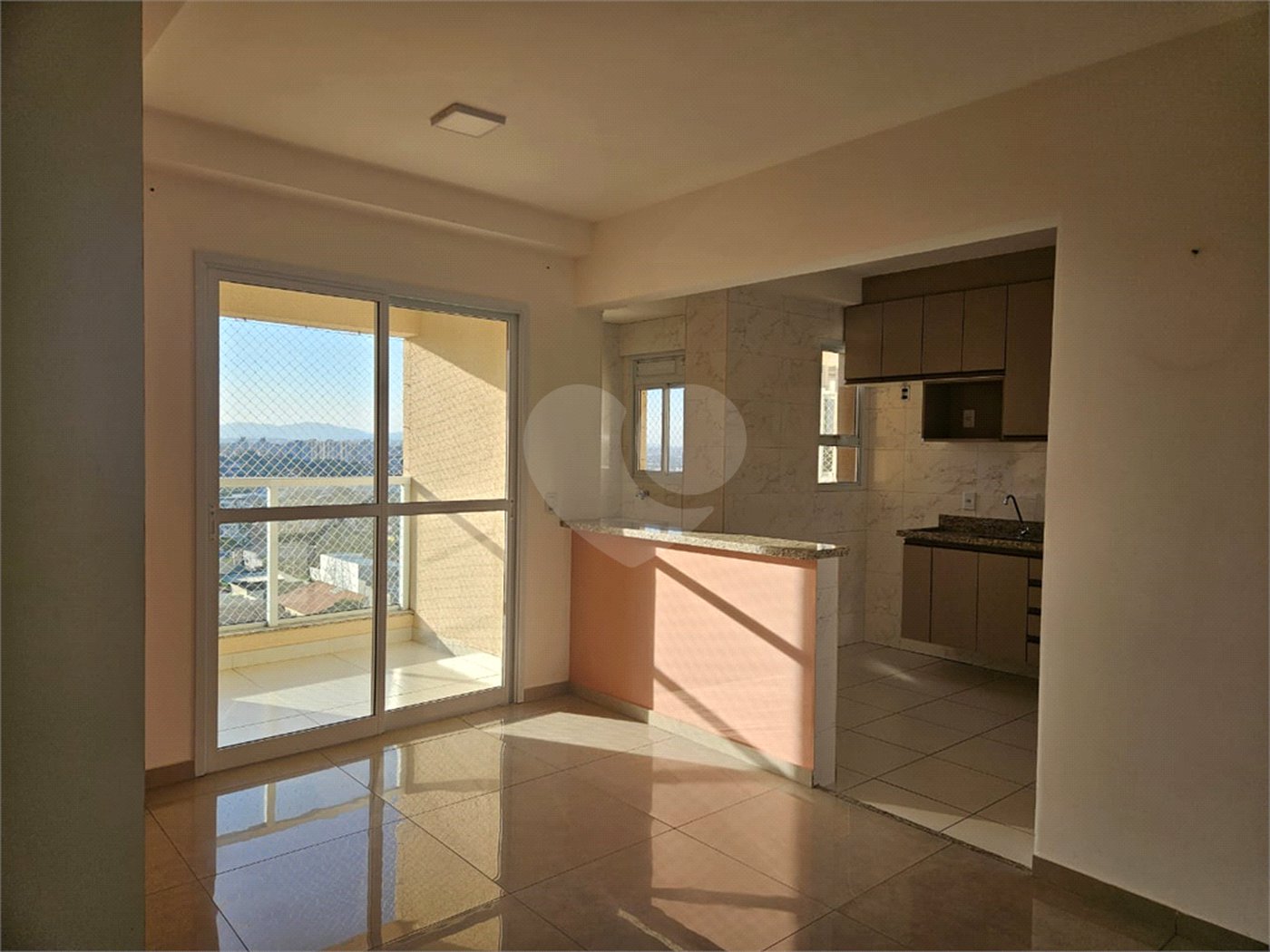 Apartamento à venda com 3 quartos, sendo 1 suíte, no Centro, Poá, SP