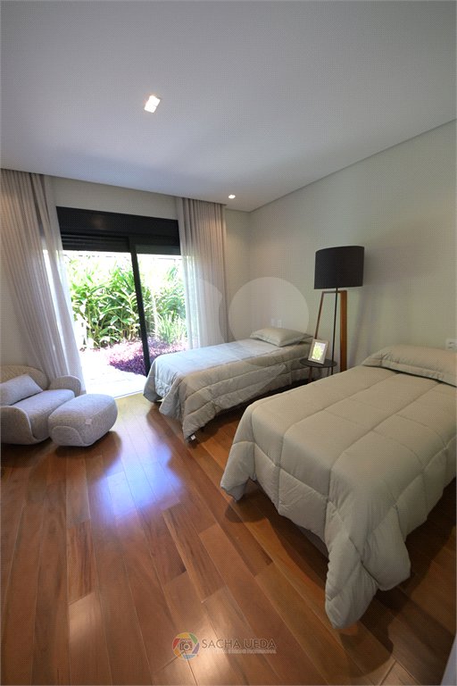 Casa à venda com 4 suítes no condomínio Villa dos Pinheiros, Indaiatuba - SP