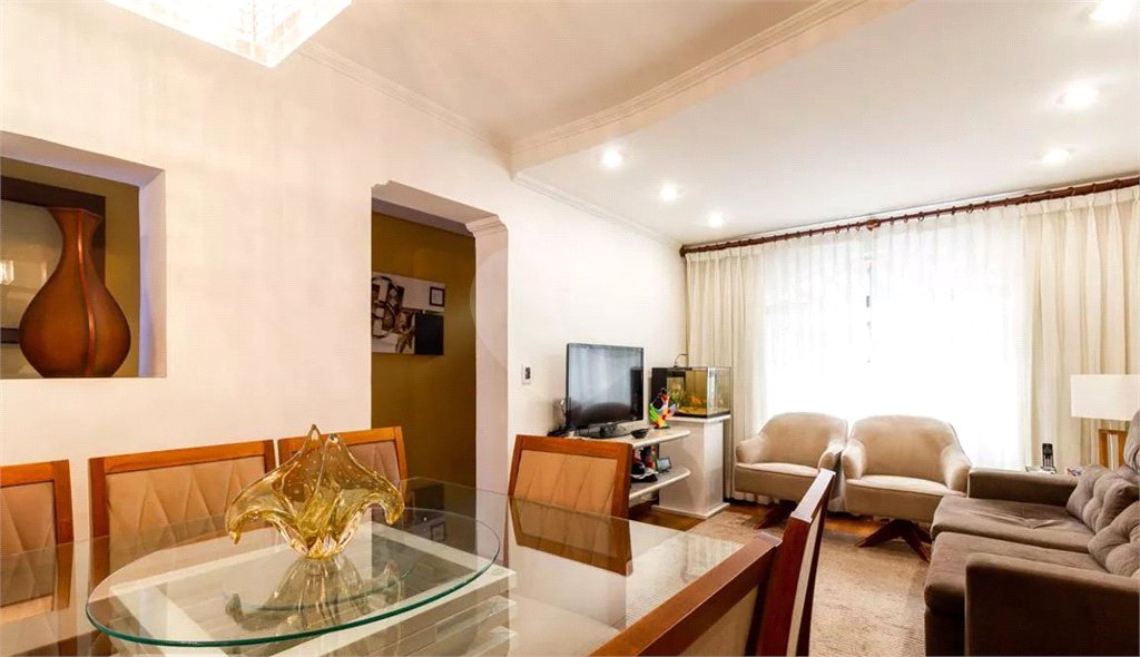 Casa à venda com 3 quartos, sendo 1 suíte, em Vila Olímpia, São Paulo, SP