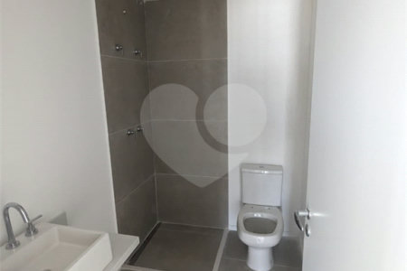 Apartamento à venda com 3 quartos, sendo 2 suítes, em Jardim das Acácias, São Paulo, SP
