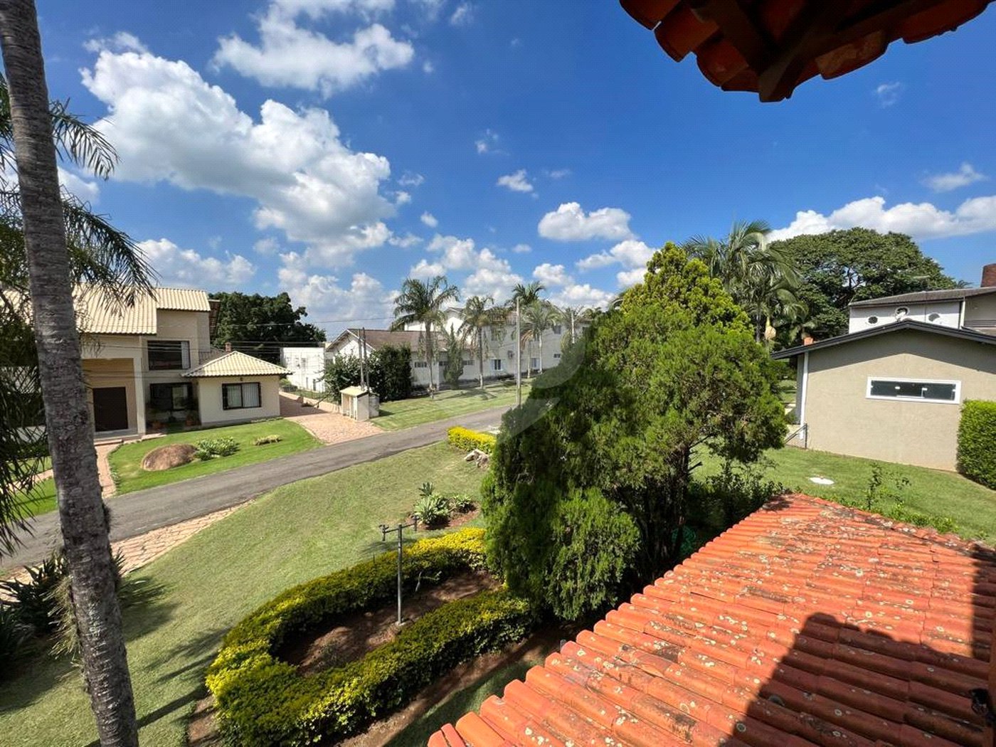 Casa à venda ou para alugar com 4 quartos, sendo 3 suítes, no condomínio Monte Belo, Salto - SP