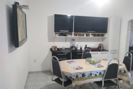 Casa Térrea à venda com 3 suítes em Jardim São Pedro, Mogi das Cruzes, SP