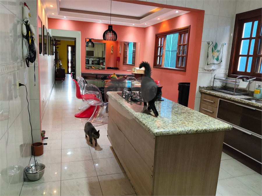 Casa à venda com 3 quartos, sendo 1 suíte, em Jardim Santa Clara, Guarulhos, SP