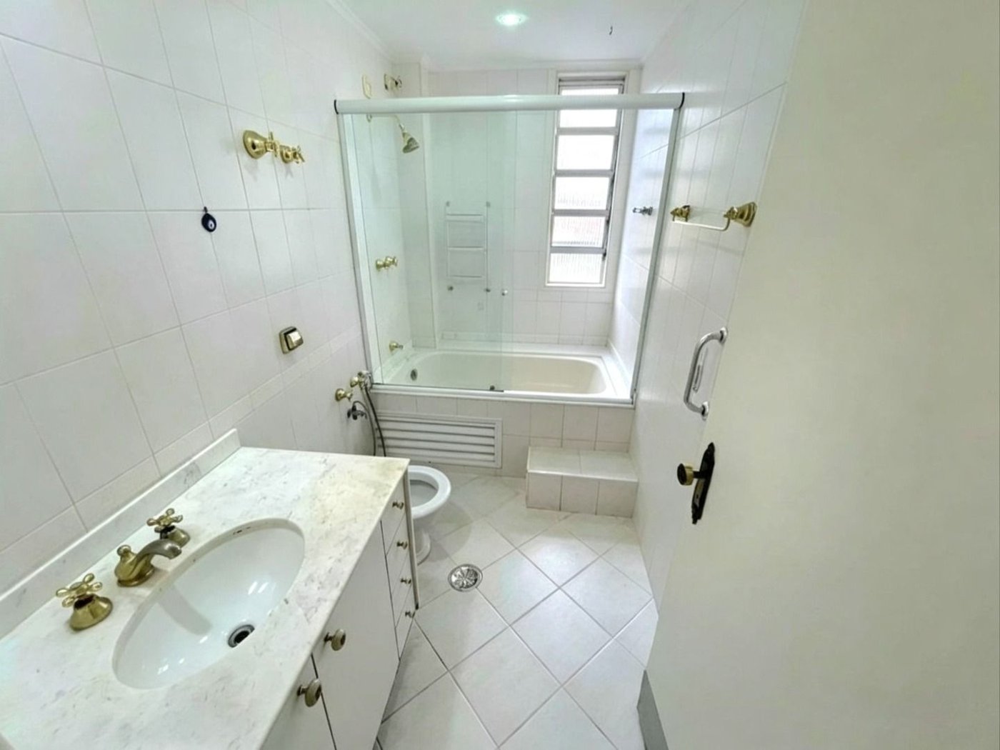 Apartamento com 3 dormitórios à venda, 152 m² por R$ 999.000,00 - Gonzaga - Santos/SP