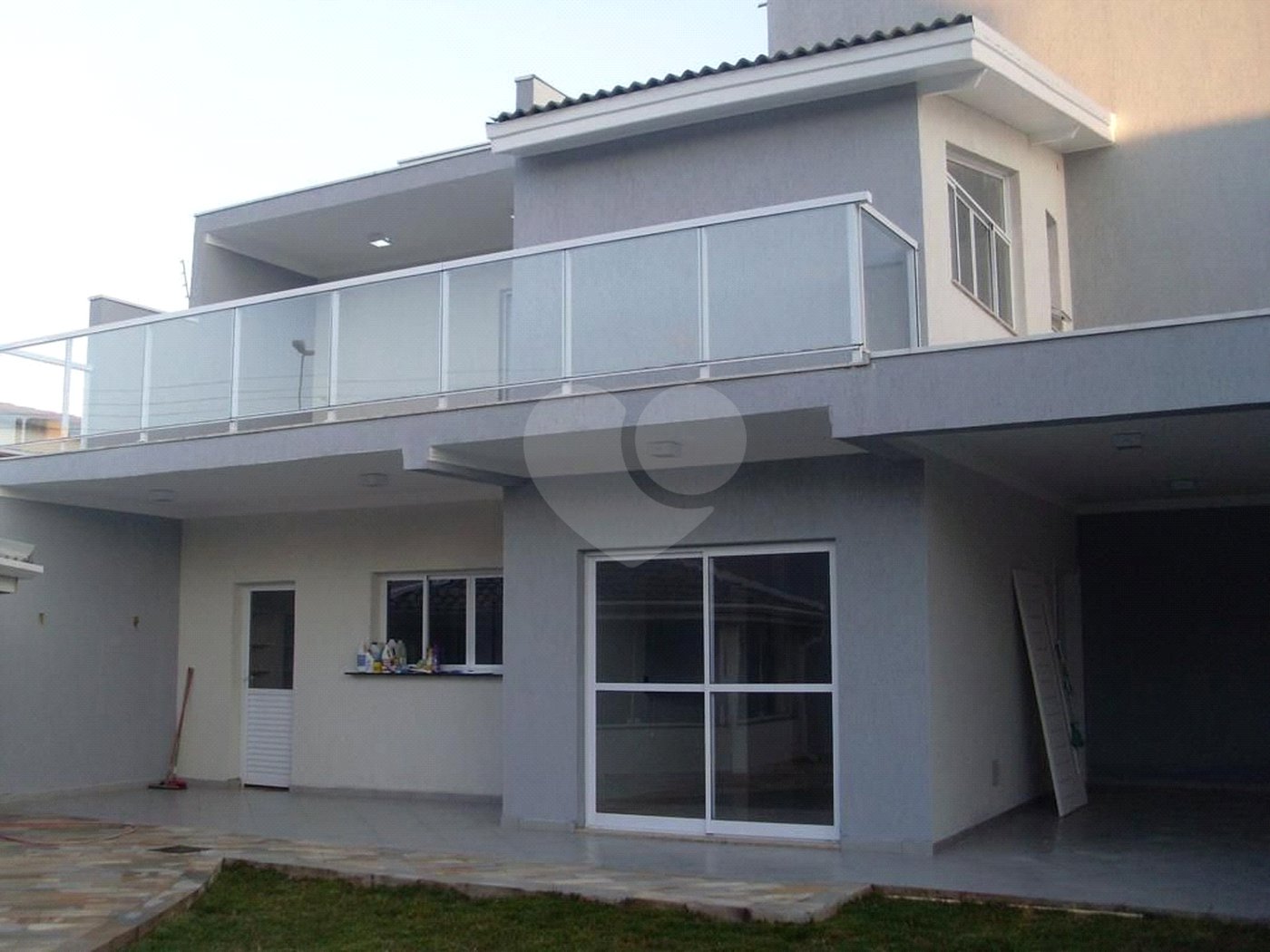 Sobrado à venda com 4 suítes em Vila Oliveira, Mogi das Cruzes, SP