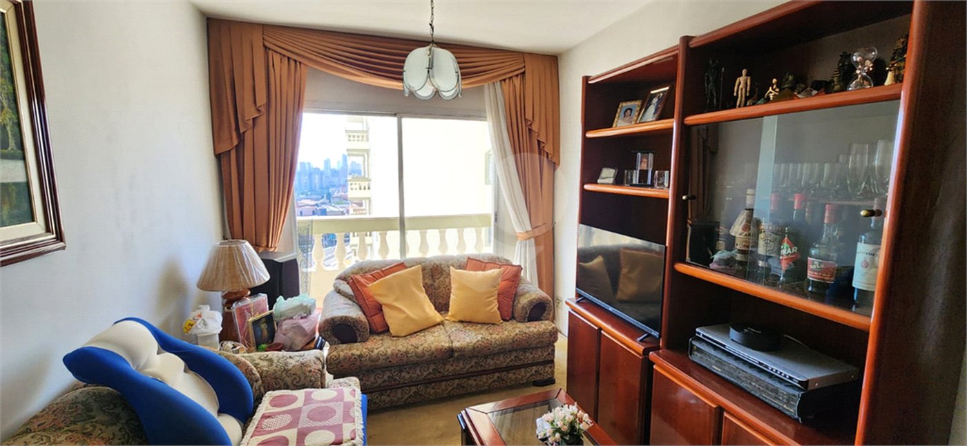 Apartamento à venda com 2 quartos, sendo 1 suíte,  em Vila Regente Feijó, São Paulo, SP