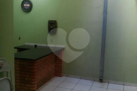 Casa à venda com 4 quartos, sendo 1 suíte, em Wanel Ville, Sorocaba, SP
