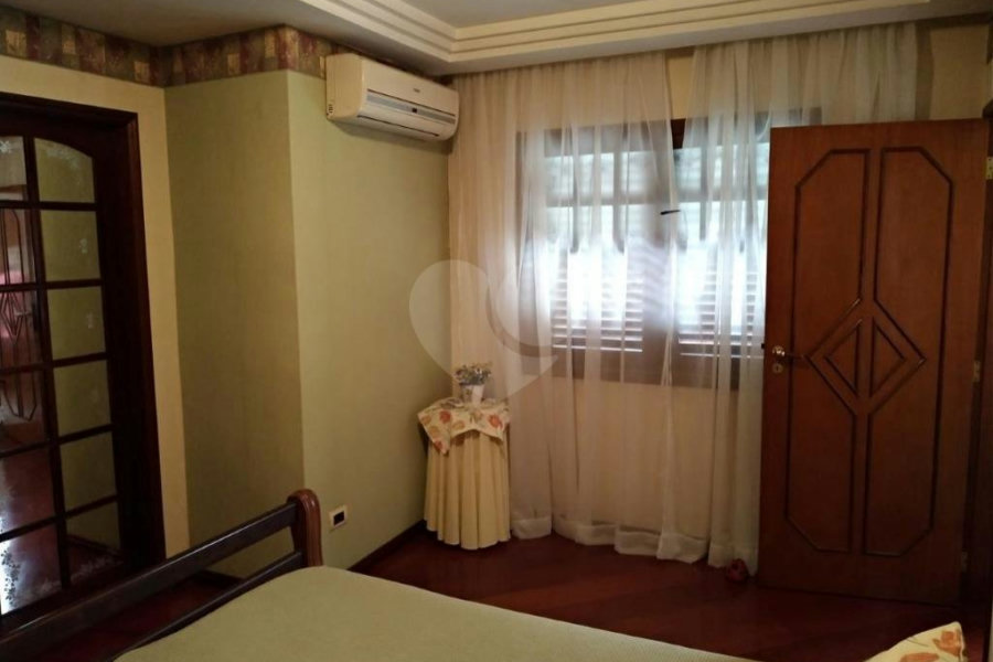 Sobrado à venda com 2 quartos, sendo 1 suíte, em Santa Teresinha, São Paulo, SP