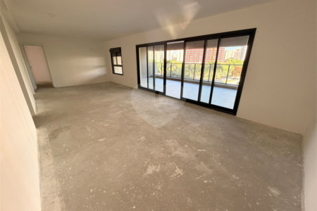 Apartamento à venda com 4 quartos, sendo 3 suítes, em Água Branca, São Paulo, SP