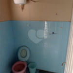 Linda casa no centro com 3 quartos.