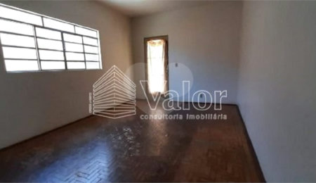 Casa Térrea à venda com 4 quartos em Vila Carmem, São Carlos, SP