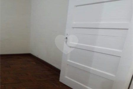 Apartamento de 79m2 à venda reformado com 2 dormitórios no Cambuci