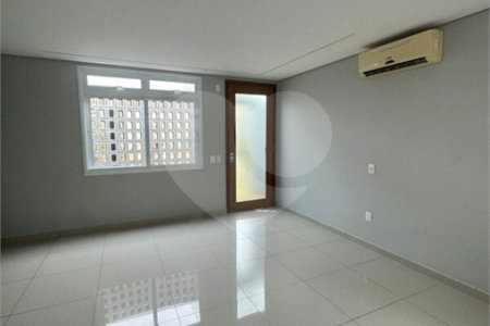 Indaiatuba- Vila Aurora -Condomínio Palm Tree Residence -Venda e Locação - R$ 7.000,00 - condominio - R$ 877,44- IPTU - R$ 211,64 - Pavimento Térreo: Sala de estar, sala de jantar, wc, cozinha, área de serviço, despensa. Pavimento Superior: Suíte com varanda e closet, 02 dormitórios e wc.social