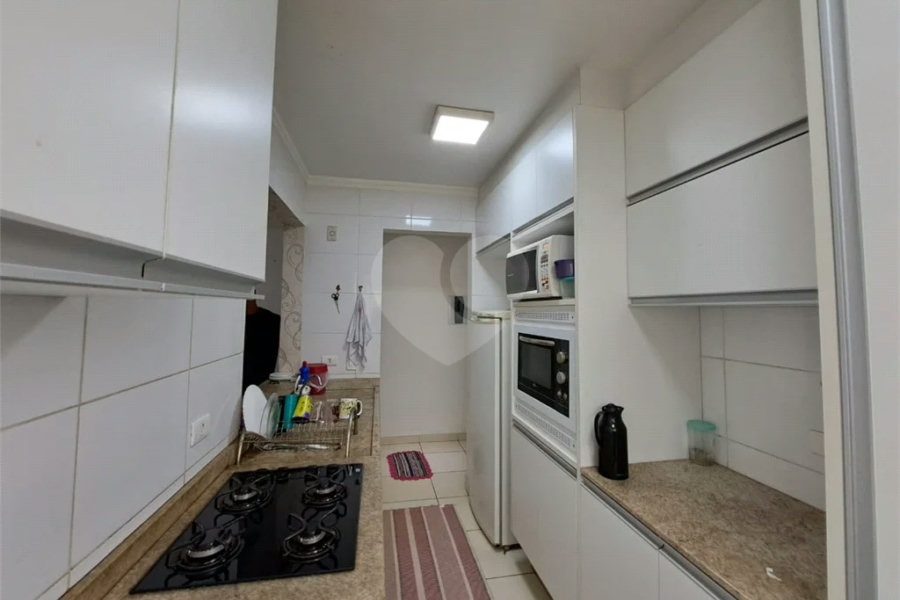 Apartamento com 02 quartos MOBILIADO com varanda e lazer !