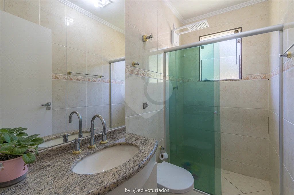 Casa à venda com 4 suítes no condomínio Vale da Santa Fé, Vinhedo - SP