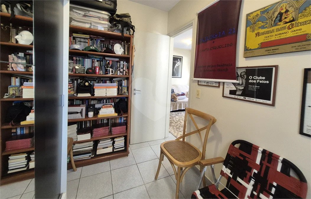 Apartamento 2 quartos, sacada e vaga em Santa Cecília