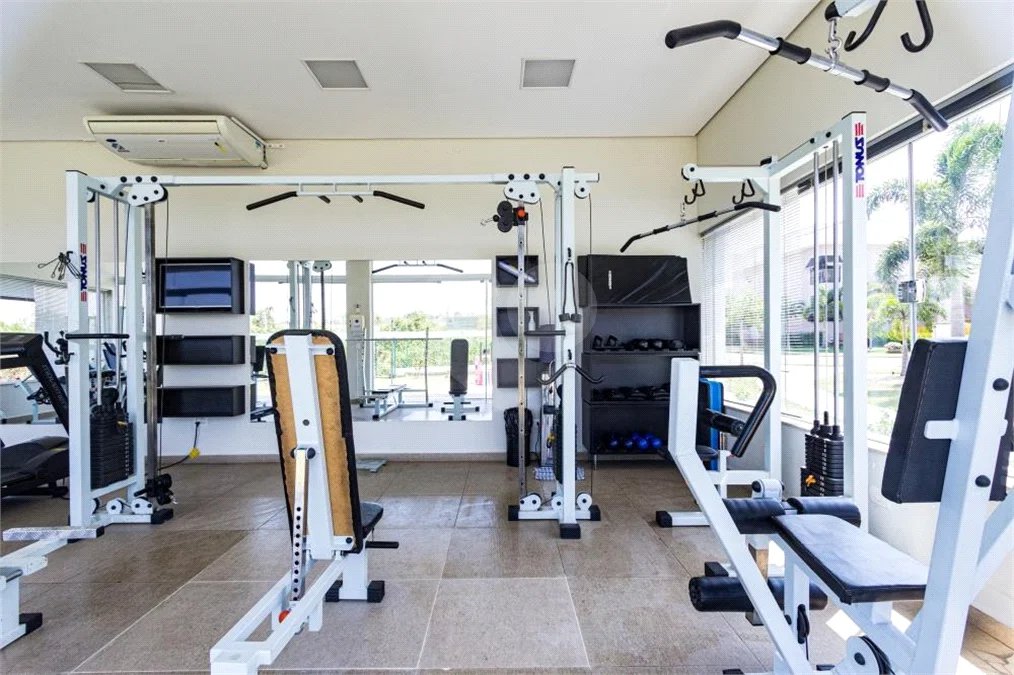 casa térrea, recém construida, 3 dormitórios sendo 1 suíte, 2 vagas de garagem, piscina e espaço gourmet