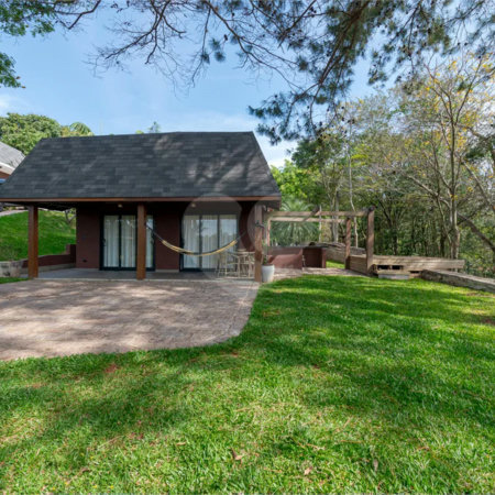 Casa à venda com 4 suítes no condomínio Vale da Santa Fé, Vinhedo - SP