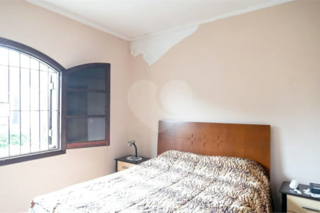 Casa para venda e locação no Campo Belo de 120M² com 3 dormitórios, 1 suíte e 3 vagas