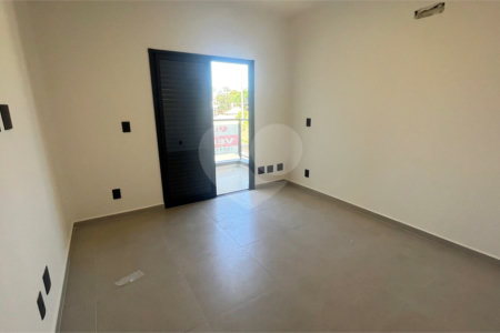 Casa Assobradada com 3 suítes na Vila Thais em Atibaia