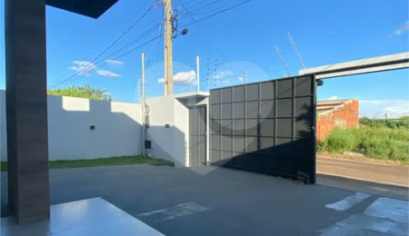 Casa à venda com 3 quartos, sendo 1 suíte, em Residencial Ponta Porã I, Ponta Porã, MS