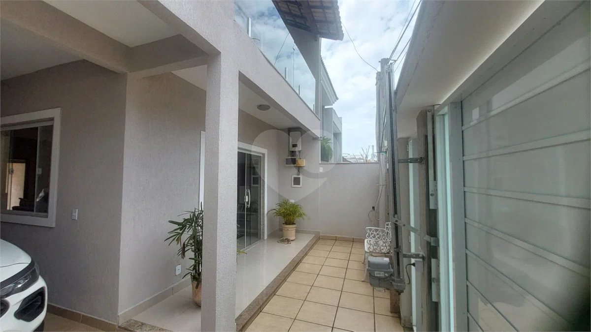CONDOMÍNIO VALE DAS PALMEIRAS - CASA 3 QTOS + SUITE + PISCINA + GARAGEM 4 CARROS + ENERGIA SOLAR