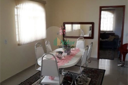 Casa á venda no cidade Aracy