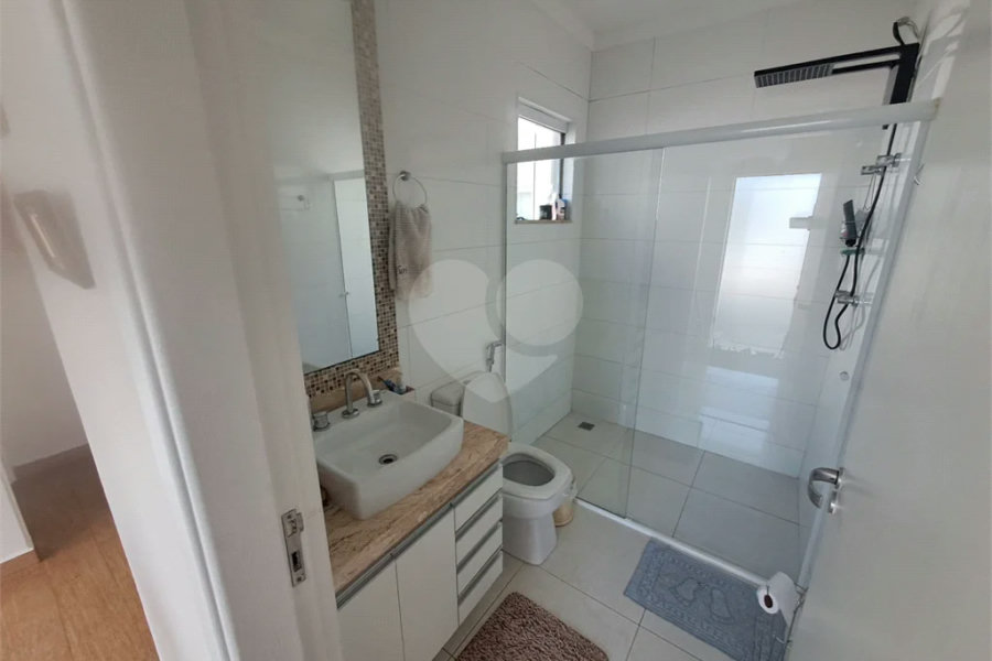 Linda Casa 3 dormitórios com piscina - R$ 950.000,00