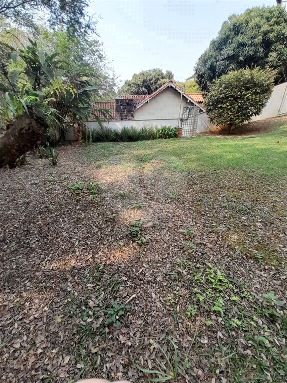 3 AMPLAS SUITES MAIS ECRITORIO MUITO VERDE E AMPLO QUINTAL