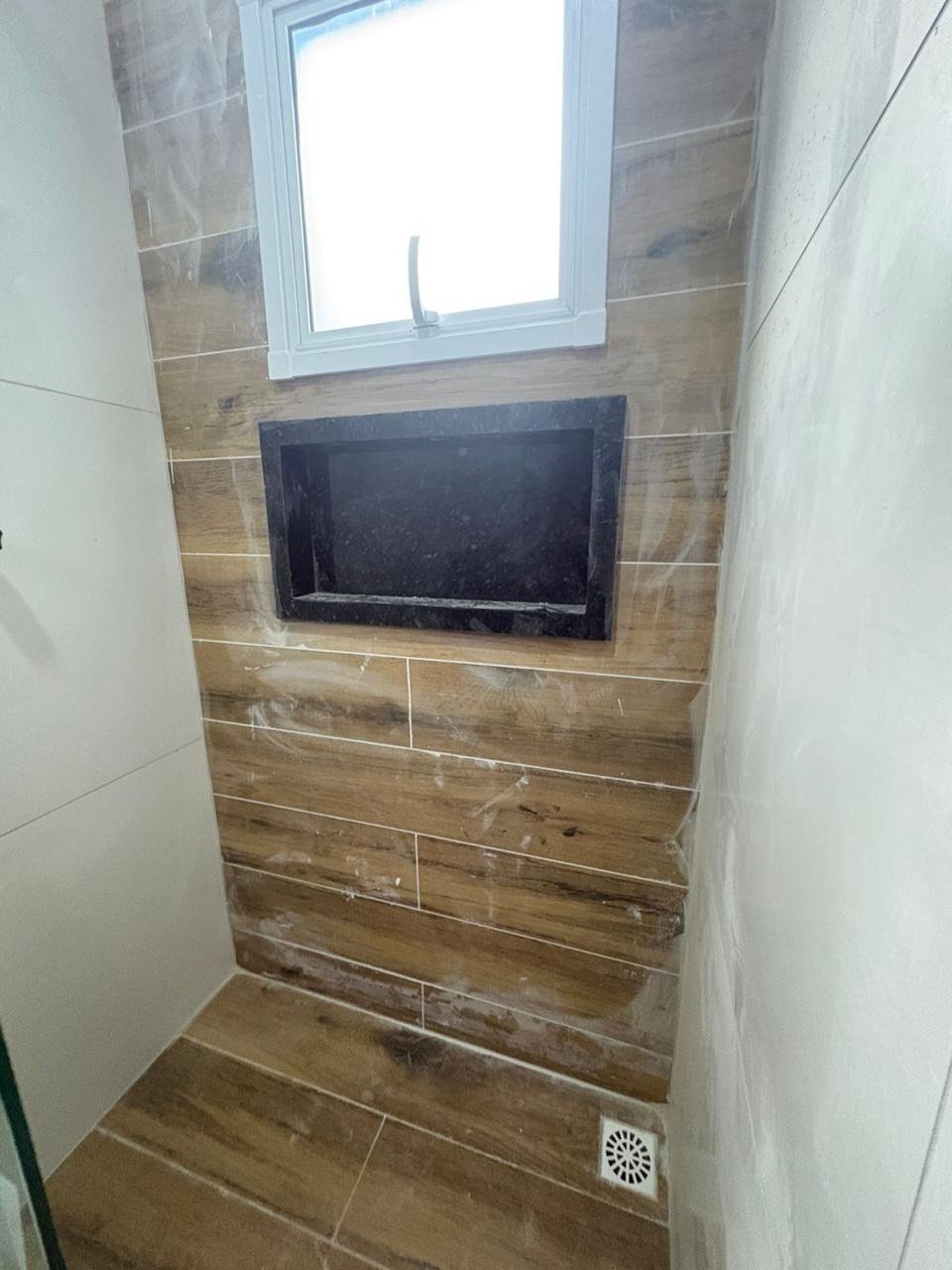 🏡 CASA COM PISCINA NO JARDIM MARABÁ – MONGAGUÁ