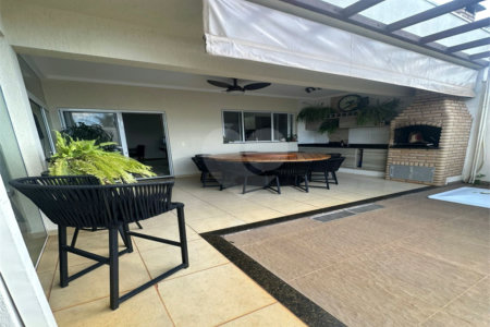 Casa térrea 2 quartos 1 suíte e piscina. Jardim Embaré