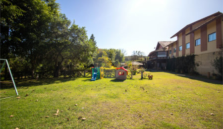 Hotel à venda com 15 quartos, sendo 4 suítes,  no Centro (canguera), São Roque, SP