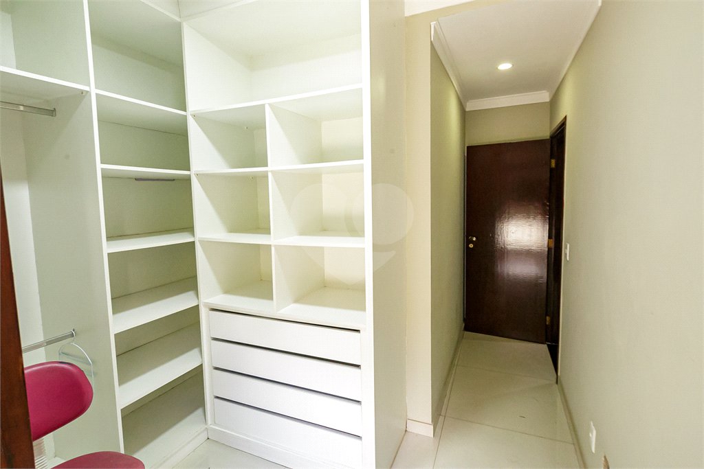 Casa com 4 quartos e ótimo espaço em local nobre no Alto da Boa Vista