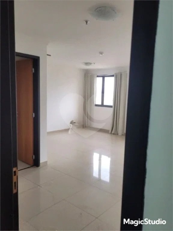 Sala comercial com 35m² , 1 vaga , 1 banheiro , à venda na Penha.