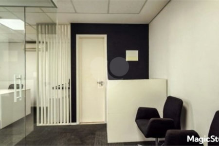 Sala comercial com 35m², 1 vaga, 1 banheiro, à venda na Barra Funda.