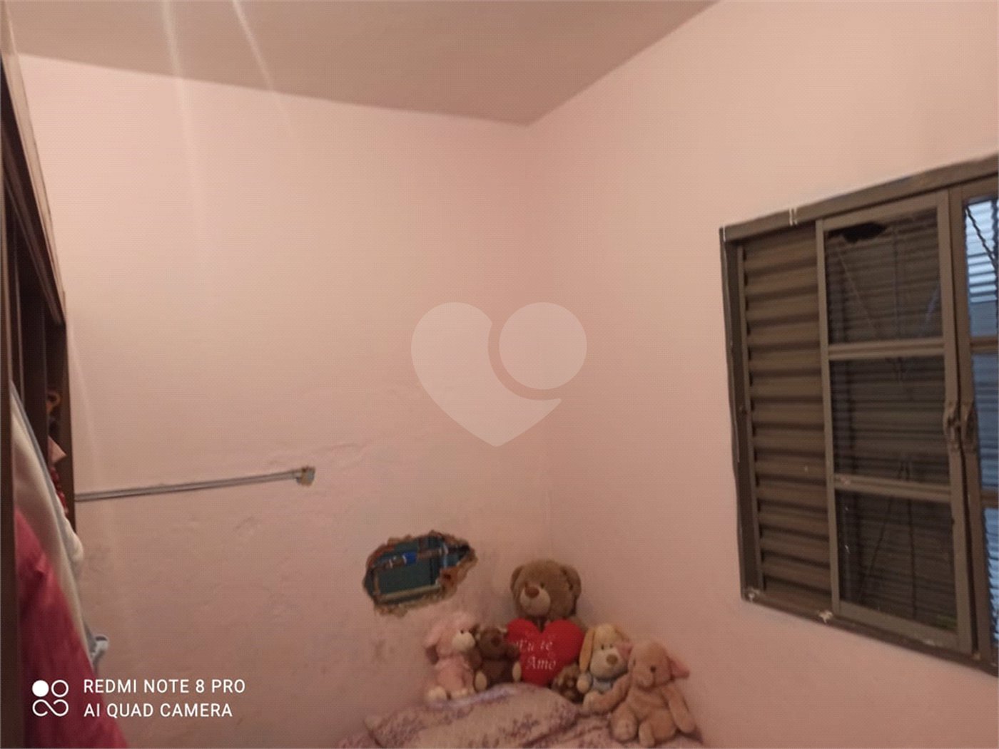 Casa Térrea com 2 dormitórios.