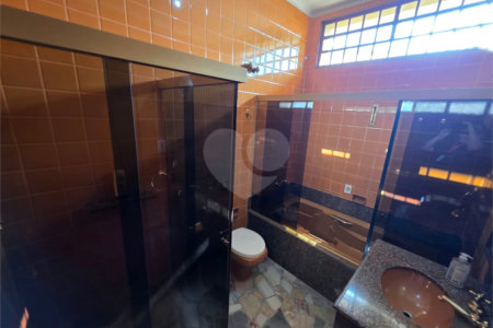 Casa Térrea 5 quartos bem localizada com piscina.