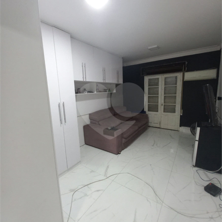 Apartamento à venda no bairro Bela Vista.