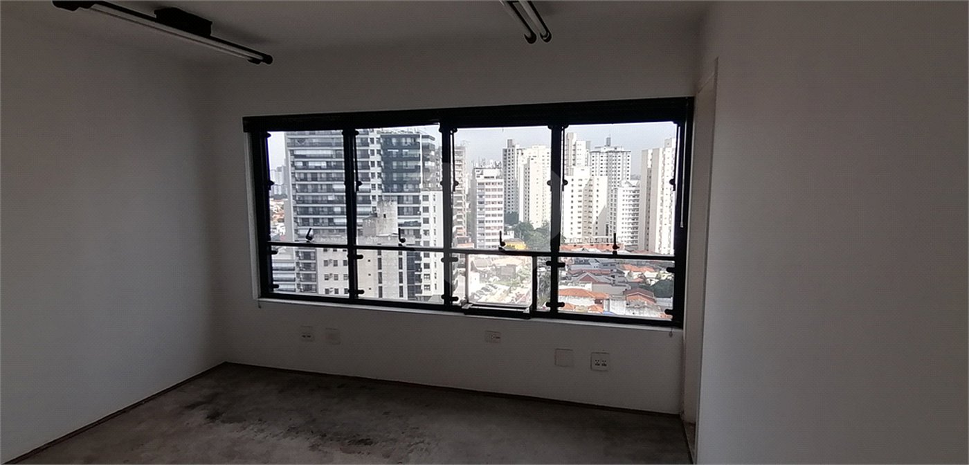 SALA COMERCIAL PARA LOCAÇÃO COM 57m2 NA VILA MARIANA/METRÔ