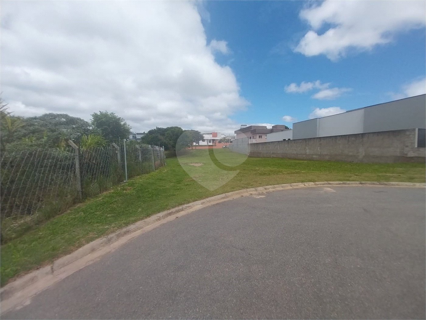 Terreno a venda no condominio Santa Isabel