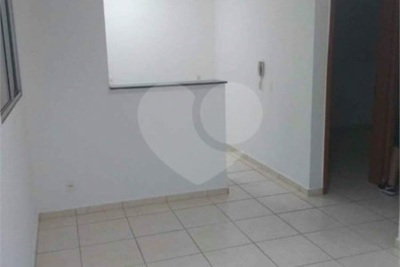 Apartamento no Condomínio Monte Logan.